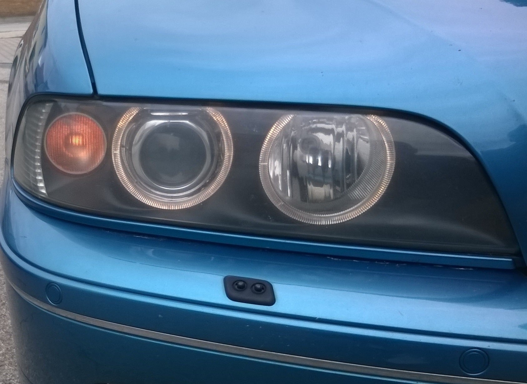 BMW E39 Hella Facelift Reflektorhalter Reparatur Scheinwerfer rechts – Die  V-Schmiede